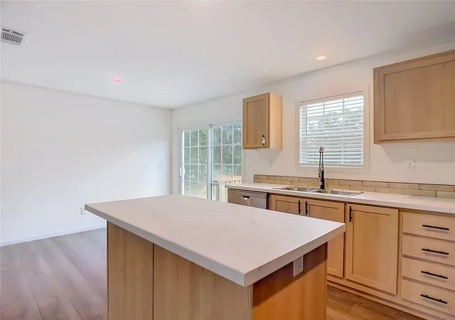 Photo 3 of Manufactured home for sale at 9717 Moore Rd, Lakeland, FL 33809 | MLS# L4965694 | Listing updated on 2026-10-11