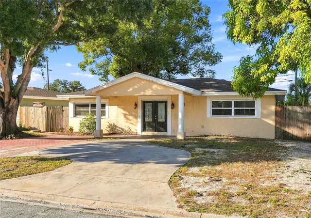 Photo 2 of Single family home for sale at 6953 41st Terrace N, Saint Petersburg, FL 33709 | MLS# TB8556908 | Listing updated on 2026-10-23