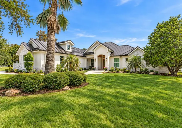Photo 4 of Single family home for sale at 11526 Trotting Dl Dr, Odessa, FL 33556 | MLS# TB8556909 | Listing updated on 2026-10-29