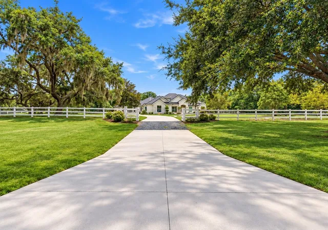 Photo 2 of Single family home for sale at 11526 Trotting Dl Dr, Odessa, FL 33556 | MLS# TB8556909 | Listing updated on 2026-10-29