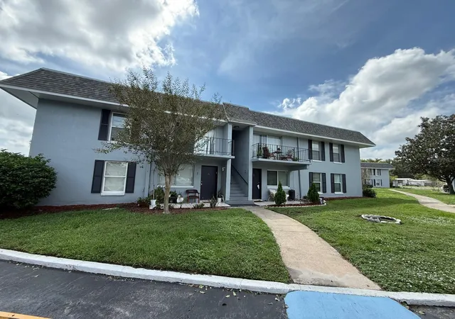 Photo 1 of Condo for sale at 941 W Oak Ridge Rd #D, Orlando, FL 32809 | MLS# S5159296 | Listing updated on 2026-10-17