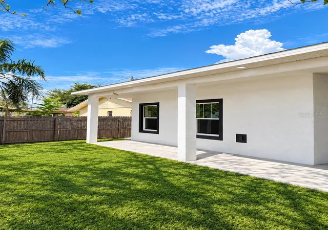Photo 3 of Single family home for sale at 4612 Carter St, Orlando, FL 32811 | MLS# O6448963 | Listing updated on 2026-10-10