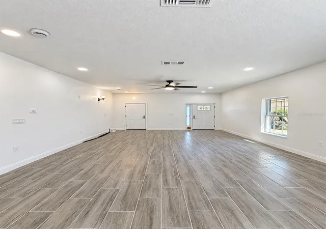 Photo 4 of Single family home for sale at 4612 Carter St, Orlando, FL 32811 | MLS# O6448963 | Listing updated on 2026-10-11