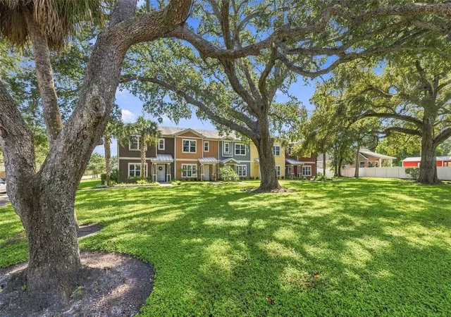 Townhouse for sale at 1123 Douglas Ave, DUNEDIN, FL 34698 | MLS# TB8556912