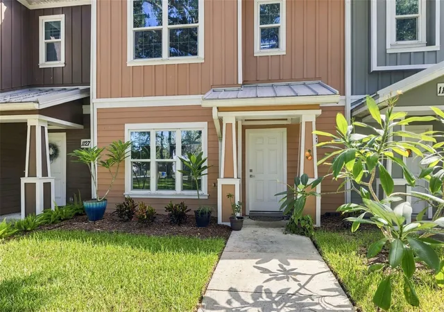Photo 2 of Townhouse for sale at 1123 Douglas Ave, Dunedin, FL 34698 | MLS# TB8556912 | Listing updated on 2026-10-23