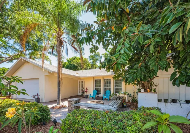 Single family home for sale at 520 Sandy Hook Rd, PALM HARBOR, FL 34683 | MLS# TB8556920