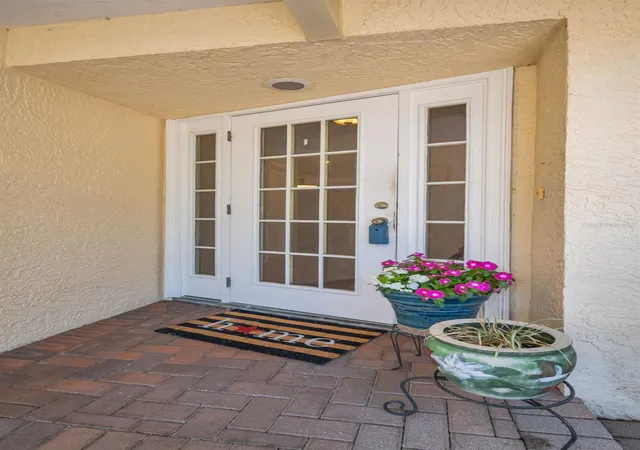 Photo 3 of Single family home for sale at 520 Sandy Hook Rd, Palm Harbor, FL 34683 | MLS# TB8556920 | Listing updated on 2026-10-11