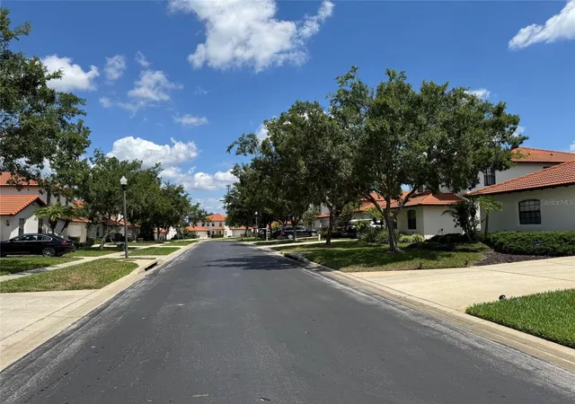 Photo 2 of Single family home for sale at 513 Summer Pl Loop, Clermont, FL 34714 | MLS# S5159299 | Listing updated on 2026-10-13
