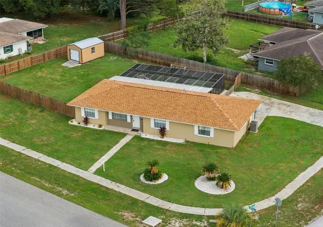 Photo 2 of Single family home for sale at 9526 Bayside Ct, Spring Hill, FL 34608 | MLS# W7890238 | Listing updated on 2026-10-11