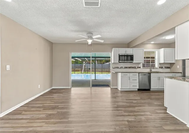 Photo 4 of Single family home for sale at 9526 Bayside Ct, Spring Hill, FL 34608 | MLS# W7890238 | Listing updated on 2026-10-11