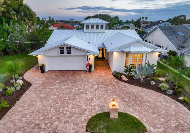 Photo 2 of Single family home for sale at 8 Crossgate Ct E, Palm Coast, FL 32137 | MLS# R4912143 | Listing updated on 2026-10-30