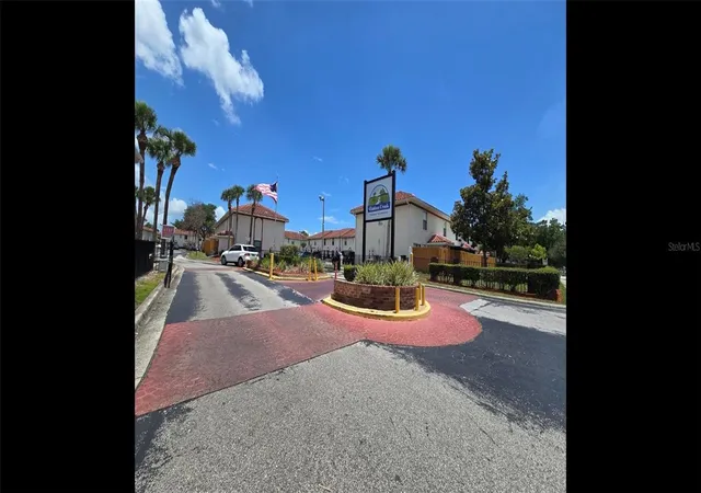 Photo 1 of Condo for sale at 1611 Shady Ridge Ct #260, Orlando, FL 32807 | MLS# O6448973 | Listing updated on 2026-10-28