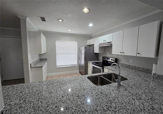 Listing Photo 4 - Condo for sale in building located at 1611 Shady Ridge Ct, ORLANDO, FL 32807 - Unit #260