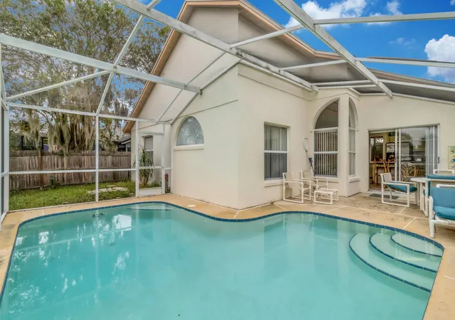 Photo 3 of Single family home for sale at 2974 Viscount Cir, Kissimmee, FL 34747 | MLS# S5159302 | Listing updated on 2026-10-11