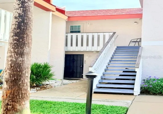 Photo 1 of Condo for sale at 1801 Gulf Dr N #171, Bradenton Beach, FL 34217 | MLS# A4709170 | Listing updated on 2026-10-20