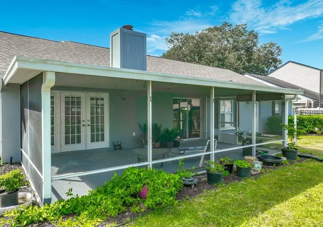 Photo 4 of Single family home for sale at 8609 Crossbay Dr, Orlando, FL 32829 | MLS# O6448980 | Listing updated on 2026-10-25