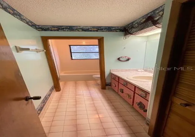 Photo 3 of Single family home for sale at 505 Village Oak Dr, Tarpon Springs, FL 34689 | MLS# TB8556941 | Listing updated on 2026-10-11