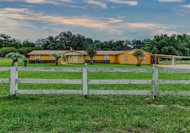 Photo 2 of Single family home for sale at 3105 Se 29th Boulevard, Gainesville, FL 32641 | MLS# GC544097 | Listing updated on 2026-10-17