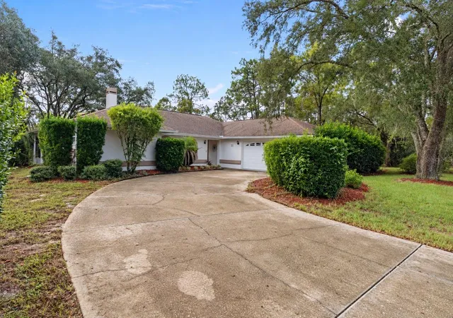 Photo 2 of Single family home for sale at 31 Mayflower Ct S, Homosassa, FL 34446 | MLS# TB8556944 | Listing updated on 2026-10-10