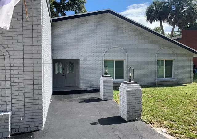 Photo 3 of Single family home for sale at 6281 Halabrin Rd, Haines City, FL 33844 | MLS# S5159307 | Listing updated on 2026-10-11
