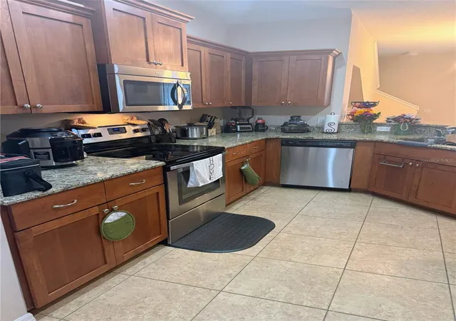 Photo 3 of Townhouse for sale at 4884 Poolside Dr, Saint Cloud, FL 34769 | MLS# O6448997 | Listing updated on 2026-10-16