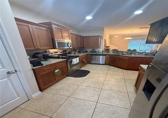 Photo 3 of Townhouse for sale at 4884 Poolside Dr, Saint Cloud, FL 34769 | MLS# O6448997 | Listing updated on 2026-10-16