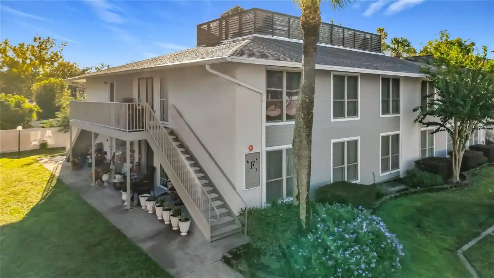 Listing Photo 1 - Condo for sale in 1935 Conway Rd located at 1935 Conway Rd, Orlando, FL 32812 - Unit #F5