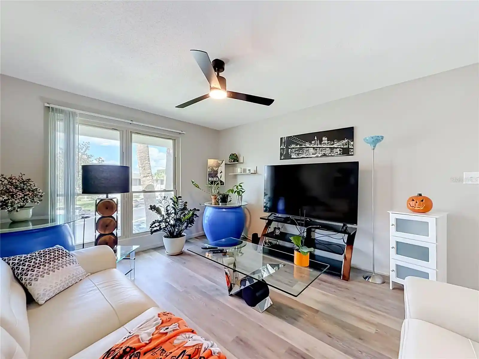 Listing Photo 2 - Condo for sale in 1935 Conway Rd located at 1935 Conway Rd, Orlando, FL 32812 - Unit #F5