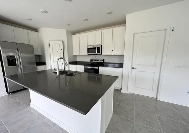 Photo 4 of Single family home for sale at 844 Daring Dr, Davenport, FL 33837 | MLS# S5159311 | Listing updated on 2026-10-10