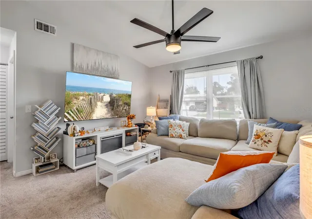 Photo 4 of Single family home for sale at 3426 Yule Tree Dr, Edgewater, FL 32141 | MLS# NS1089468 | Listing updated on 2026-10-17