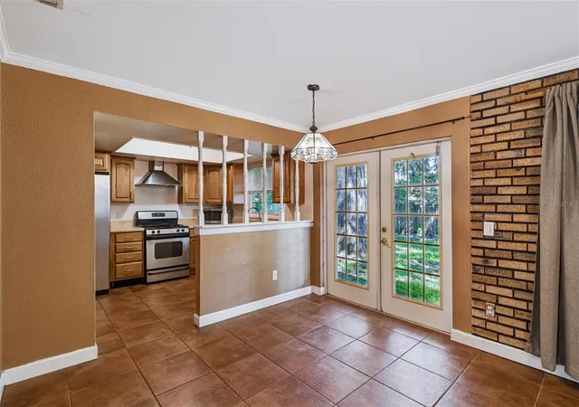 Photo 4 of Single family home for sale at 135 Cortez Ct, Winter Springs, FL 32708 | MLS# O6449016 | Listing updated on 2026-10-28