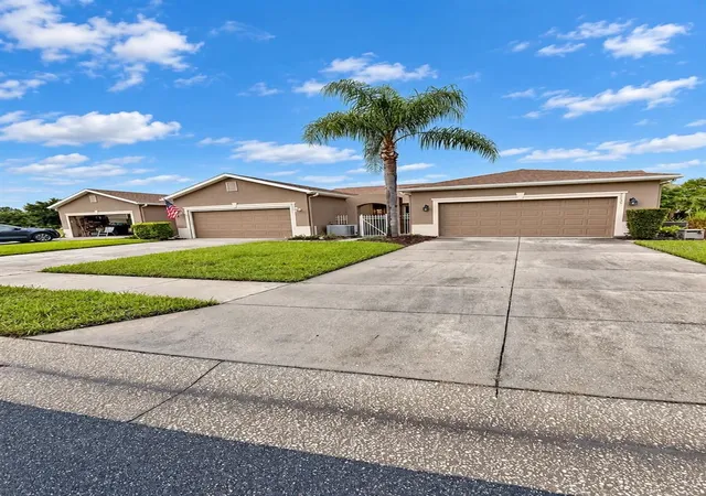 Photo 1 of Single family home for sale at 21129 Diamonte Dr, Land O Lakes, FL 34637 | MLS# W7890242 | Listing updated on 2026-10-13