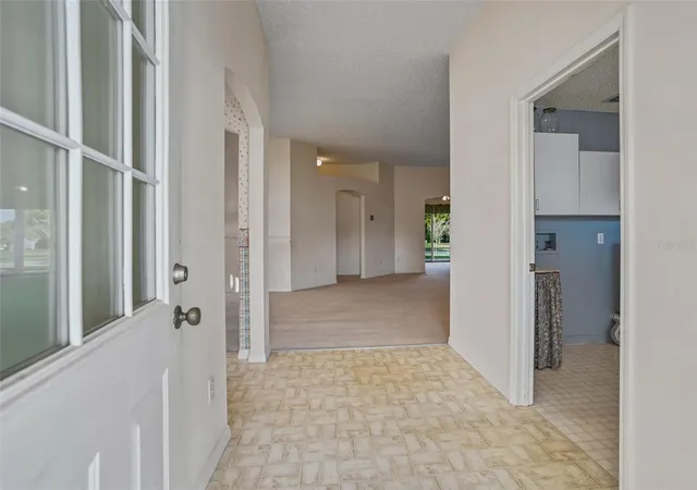 Photo 3 of Single family home for sale at 930 Ramos Dr, Lady Lake, FL 32159 | MLS# G5118929 | Listing updated on 2026-10-11