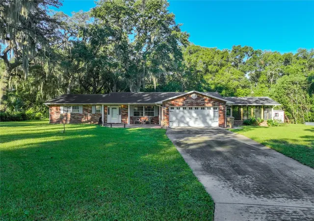 Single family home for sale at 35933 Clear Lake Cir, EUSTIS, FL 32736 | MLS# G5118931