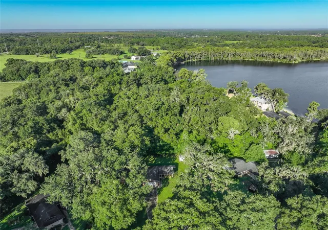 Photo 2 of Single family home for sale at 35933 Clear Lake Cir, Eustis, FL 32736 | MLS# G5118931 | Listing updated on 2026-10-18