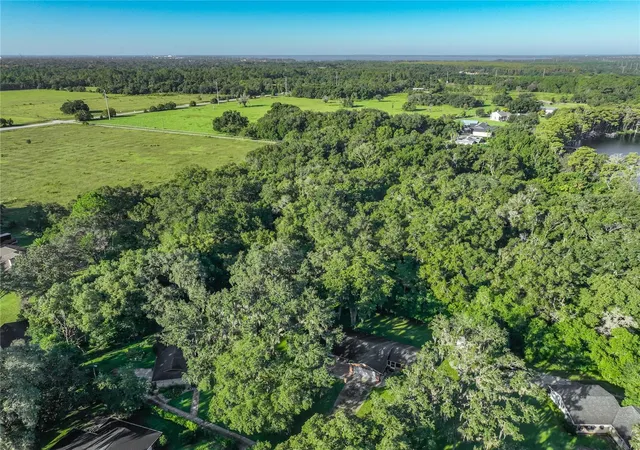 Photo 3 of Single family home for sale at 35933 Clear Lake Cir, Eustis, FL 32736 | MLS# G5118931 | Listing updated on 2026-10-18