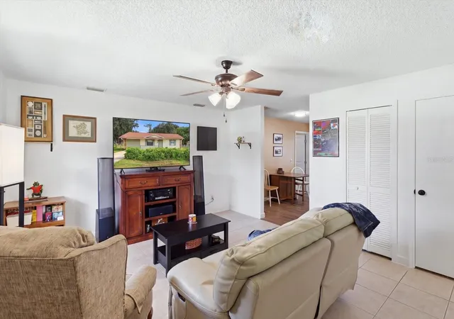 Photo 3 of Single family home for sale at 23 Pine Tr, Ocala, FL 34472 | MLS# OM733825 | Listing updated on 2026-10-13