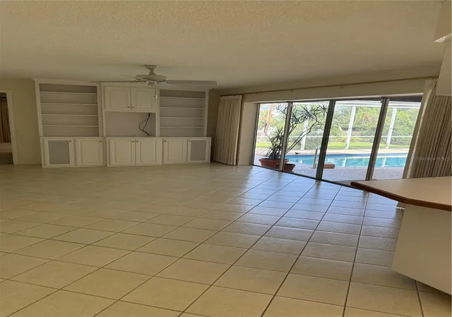 Photo 4 of Single family home for sale at 1120 Lake Point Ter, Lakeland, FL 33813 | MLS# L4965703 | Listing updated on 2026-10-29