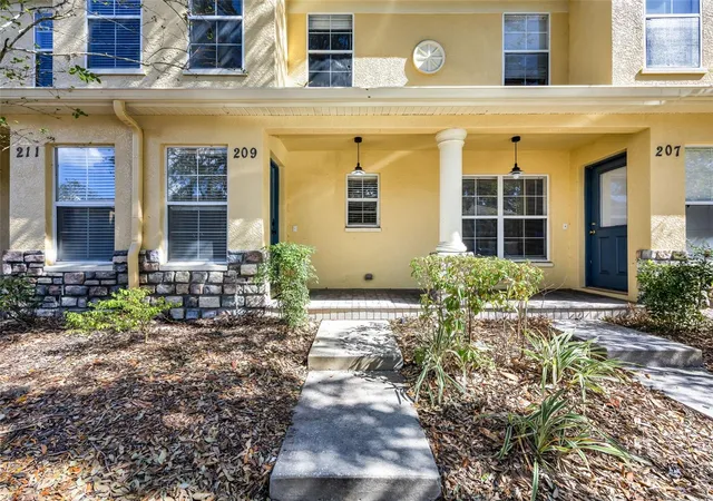 Photo 3 of Townhouse for sale at 209 Draw Brg Ln, Valrico, FL 33594 | MLS# TB8556977 | Listing updated on 2026-10-11