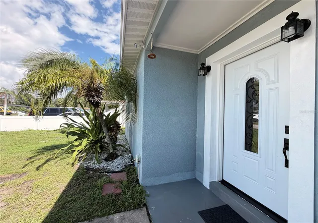 Photo 4 of Single family home for sale at 4925 Eldorado Dr, Tampa, FL 33615 | MLS# TB8556978 | Listing updated on 2026-10-11