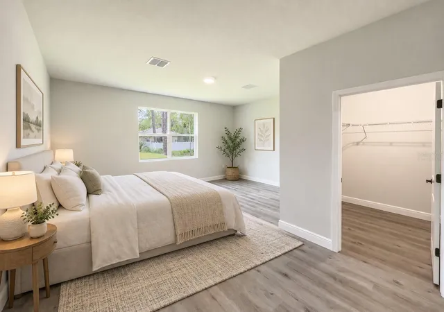 Photo 3 of Single family home for sale at 979 East Pkwy, Deland, FL 32724 | MLS# S5159319 | Listing updated on 2026-10-11