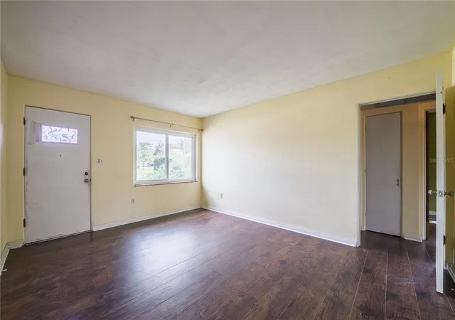 Photo 4 of Single family home for sale at 1622 Tulane St, Orlando, FL 32804 | MLS# O6449038 | Listing updated on 2026-10-26