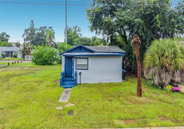 Single family home for sale at 2135 Oakley Ave S, Saint Petersburg, FL 33712 | MLS# TB8556992