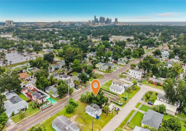 Photo 1 of Single family home for sale at 2135 Oakley Ave S, Saint Petersburg, FL 33712 | MLS# TB8556992 | Listing updated on 2026-10-15