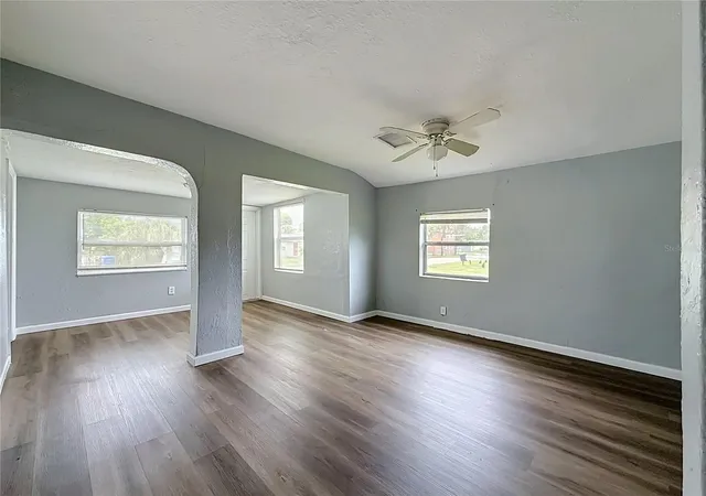 Photo 4 of Single family home for sale at 2135 Oakley Ave S, Saint Petersburg, FL 33712 | MLS# TB8556992 | Listing updated on 2026-10-15