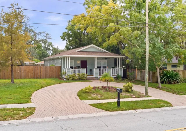 Photo 2 of Single family home for sale at 1537 Palmetto St, Clearwater, FL 33755 | MLS# TB8556999 | Listing updated on 2026-10-13