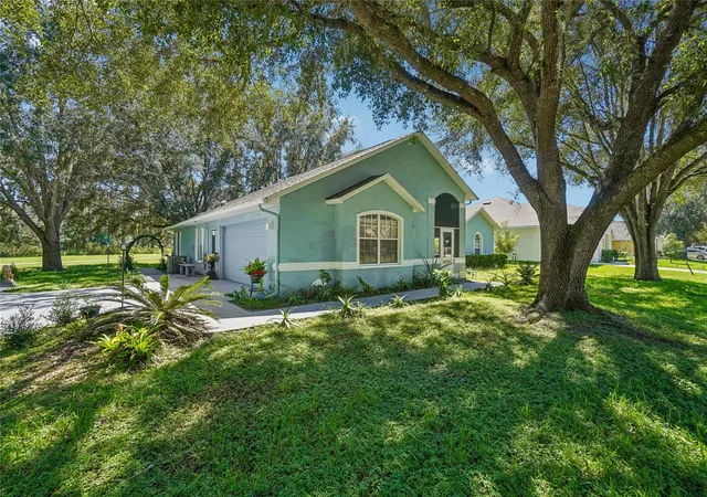 Photo 3 of Single family home for sale at 6074 Beechwood Dr, Dade City, FL 33523 | MLS# TB8557013 | Listing updated on 2026-10-18