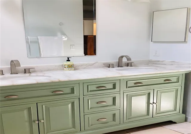 Photo 1 of Single family home for sale at 7160 Edgewater Shrs Ct, Orlando, FL 32810 | MLS# O6449059 | Listing updated on 2026-10-12