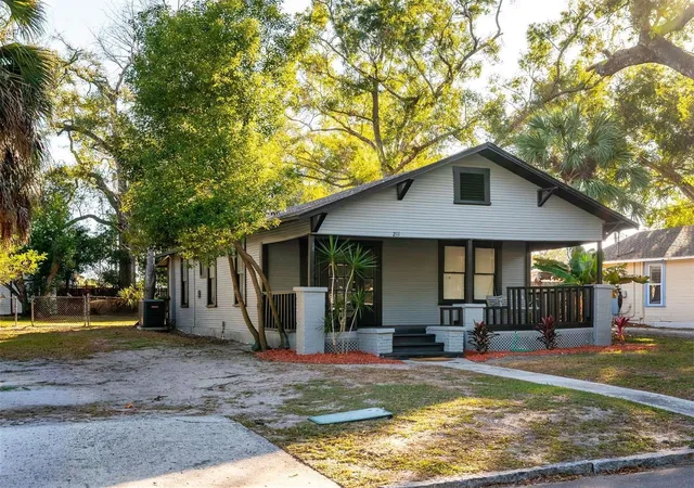 Photo 2 of Single family home for sale at 211 E Cluster Ave, TAMPA, FL 33604 | MLS# TB8557016 | Listing updated on 2026-10-15