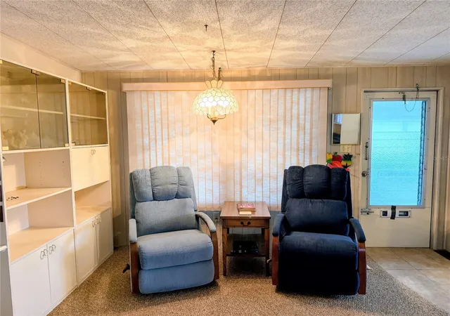 Photo 2 of Sale Pending at 864 S Green Cir, Venice, FL 34285 | MLS# N6146153 | Listing updated on 2026-10-12